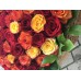 Корзина с красными и красно-оранжевыми розами диаметром 50 см  (до 151 розы)