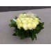 Корзина белых цветов диаметром 20 см  (до 25 роз)